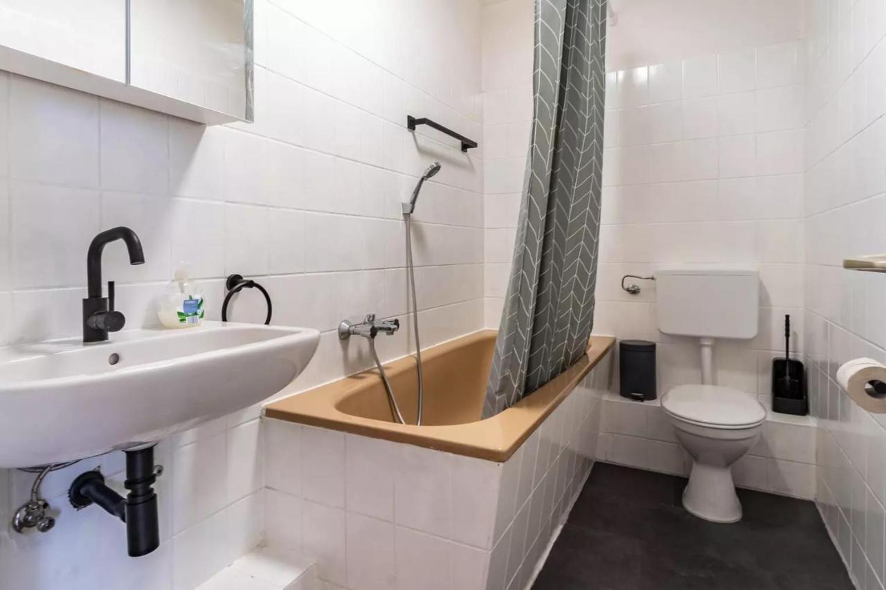 Next Home - Free Parking & Wifi - Badewanne ดุยส์บูร์ก ภายนอก รูปภาพ