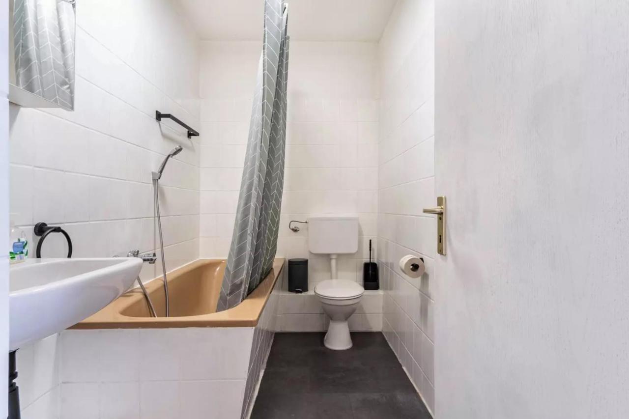 Next Home - Free Parking & Wifi - Badewanne ดุยส์บูร์ก ภายนอก รูปภาพ