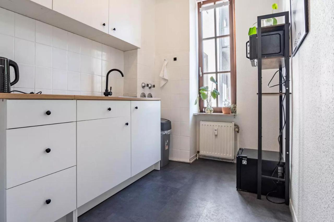 Next Home - Free Parking & Wifi - Badewanne ดุยส์บูร์ก ภายนอก รูปภาพ